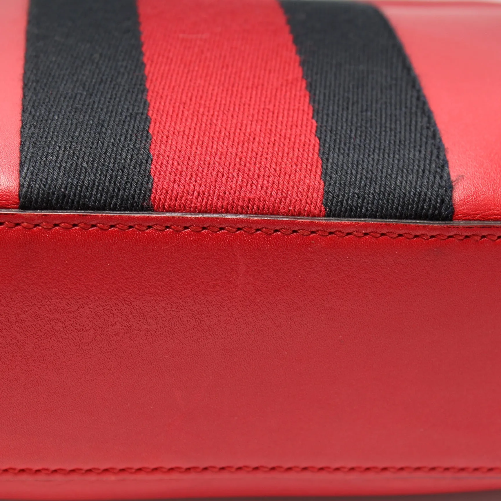 412008 Bee Camera Bag