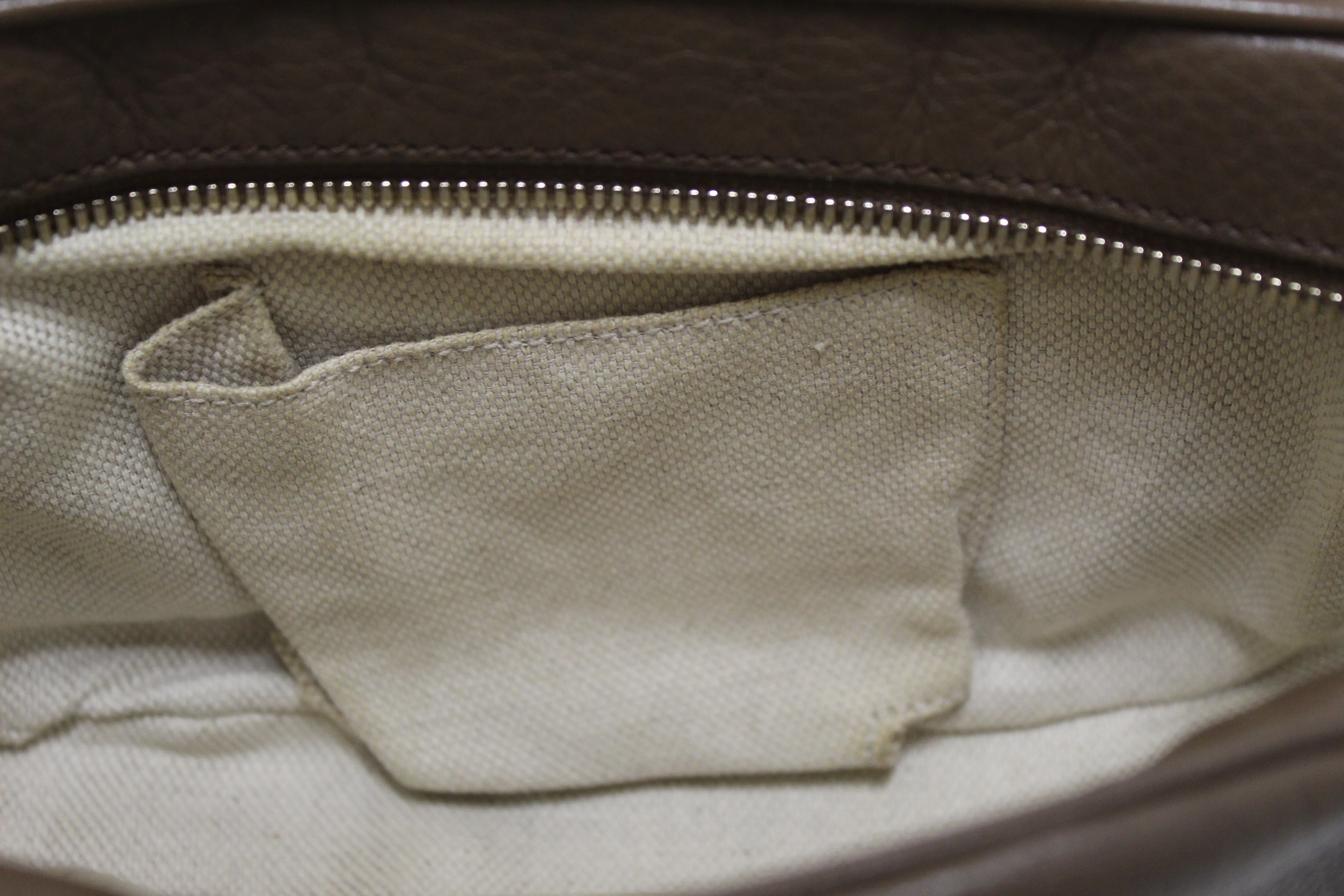 Authentic Gucci Brown Soho Leather Small Disco Messenger Bag