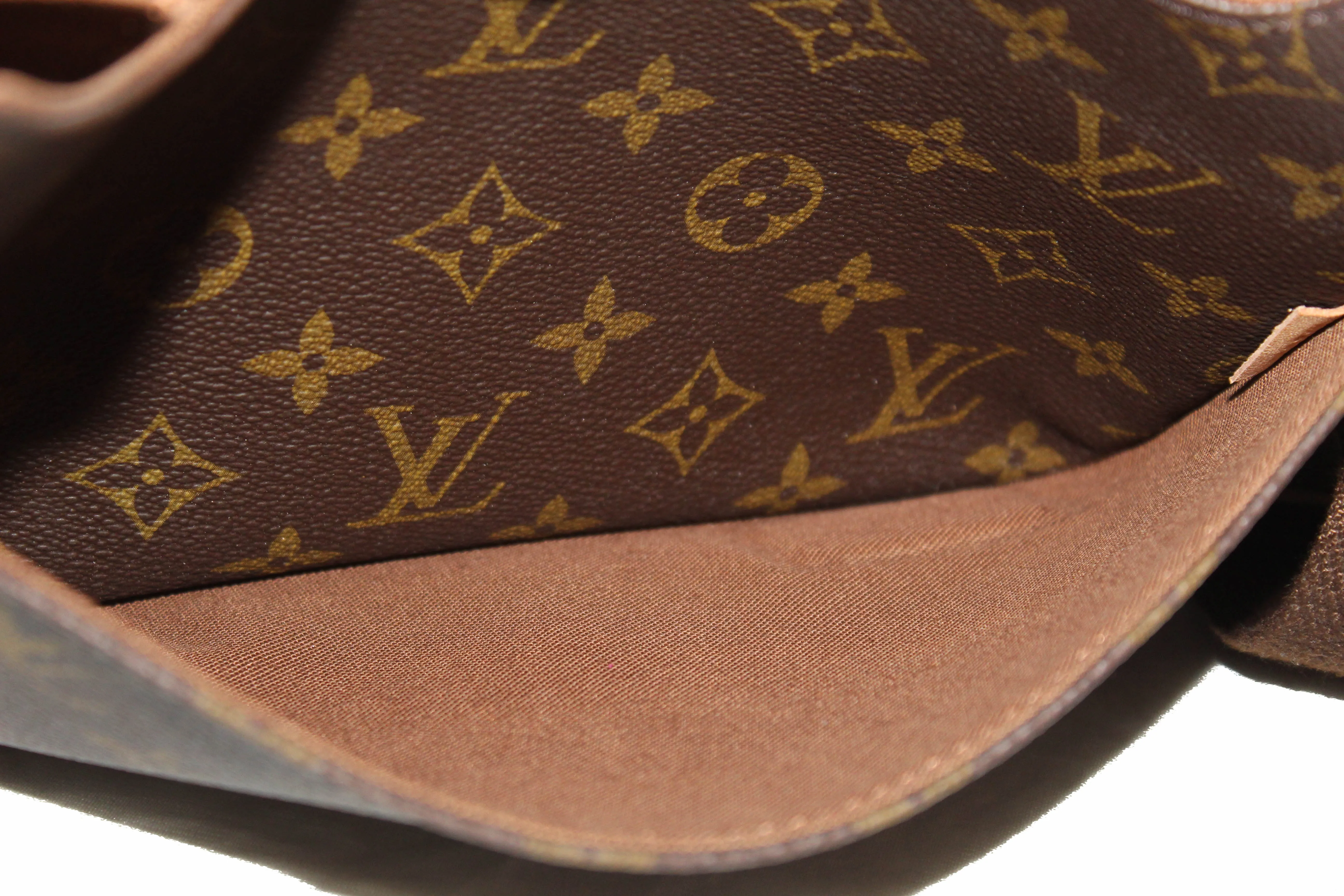 Authentic Louis Vuitton Classic Monogram Bosphore Messenger Bag
