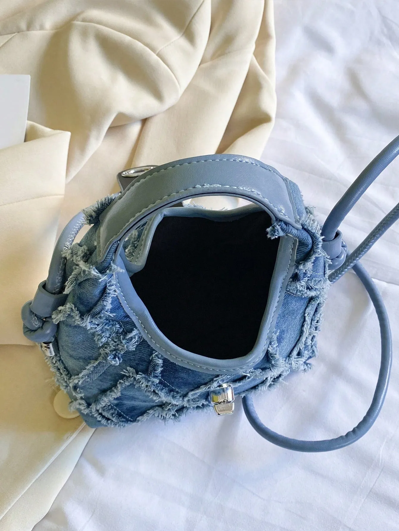 Mini Hobo Bag Twist Lock Raw Trim Denim Underarm Bag,Trendy Turn-Lock Satchel Bag